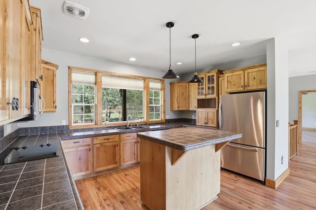 5910 N Garfield Rd, Spokane, WA 99224