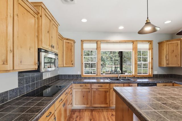 5910 N Garfield Rd, Spokane, WA 99224