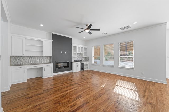 1320 Compton Street, Dallas, TX 75203