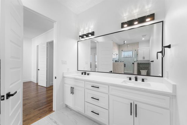 1320 Compton Street, Dallas, TX 75203