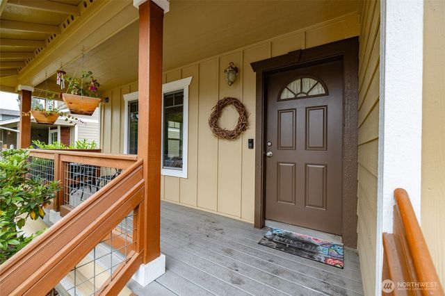 1036 Homestead Drive, Burlington, WA 98233