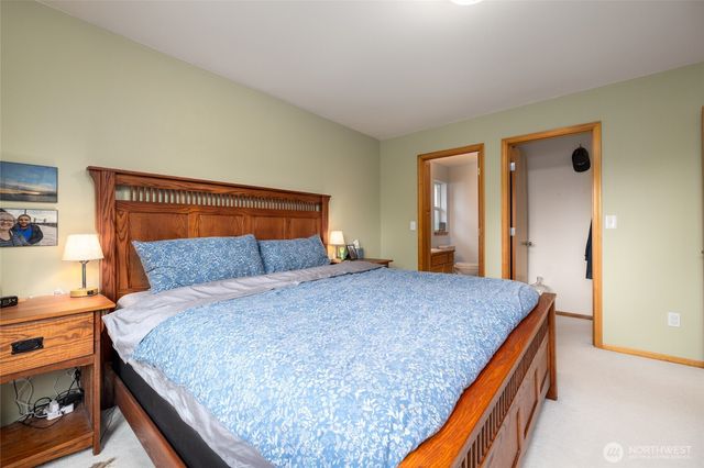 1036 Homestead Drive, Burlington, WA 98233
