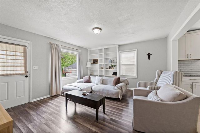 5321 Roswell Avenue, Kansas City, KS 66104