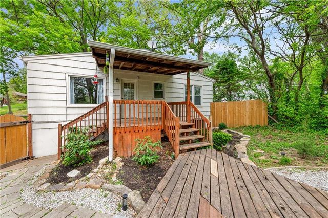 5321 Roswell Avenue, Kansas City, KS 66104