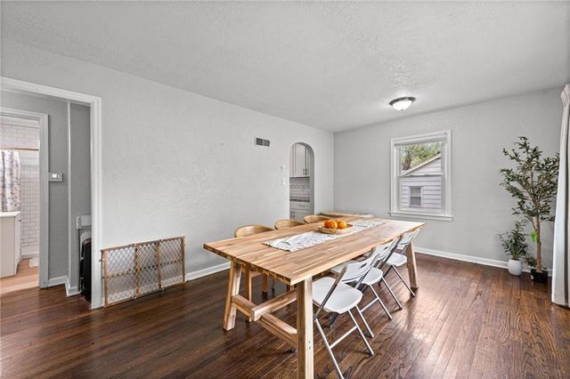 5321 Roswell Avenue, Kansas City, KS 66104