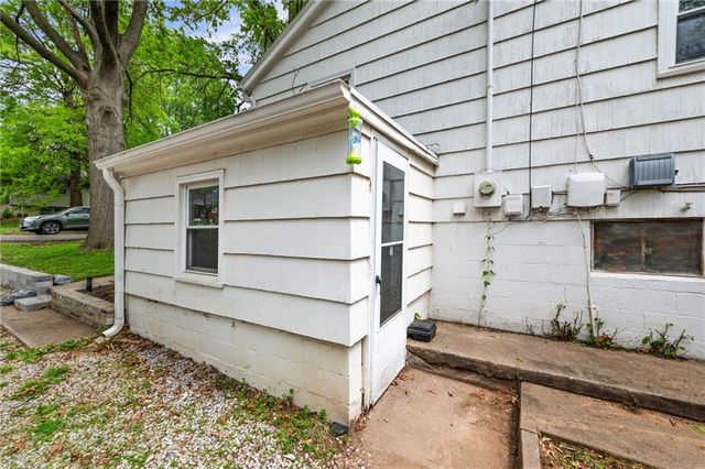 5321 Roswell Avenue, Kansas City, KS 66104