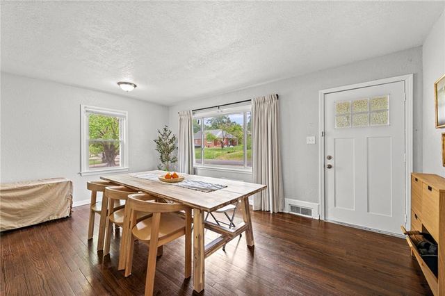 5321 Roswell Avenue, Kansas City, KS 66104