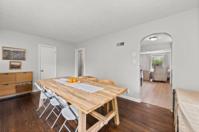5321 Roswell Avenue, Kansas City, KS 66104