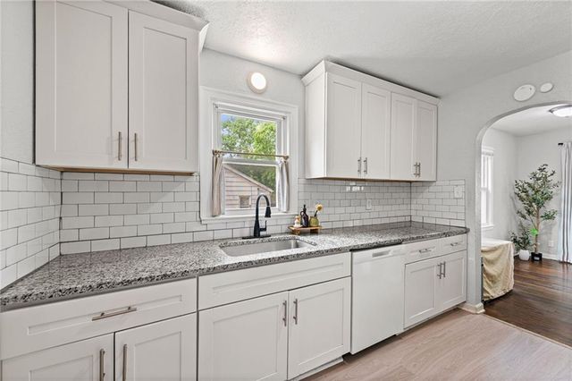 5321 Roswell Avenue, Kansas City, KS 66104