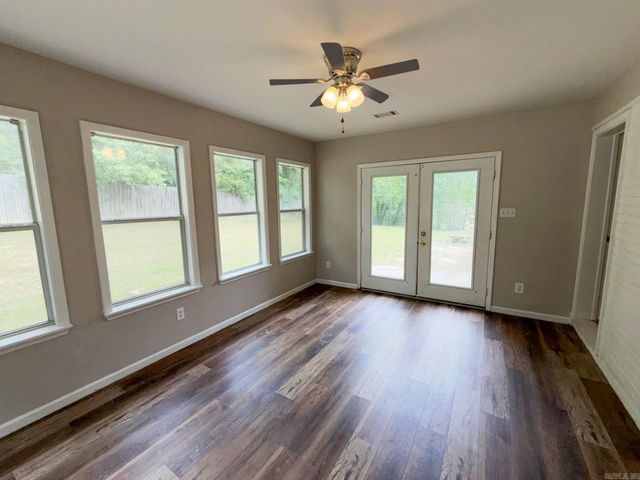 1220 Sunset Drive, Benton, AR 72015