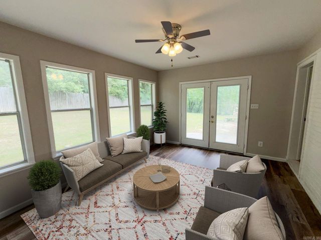1220 Sunset Drive, Benton, AR 72015