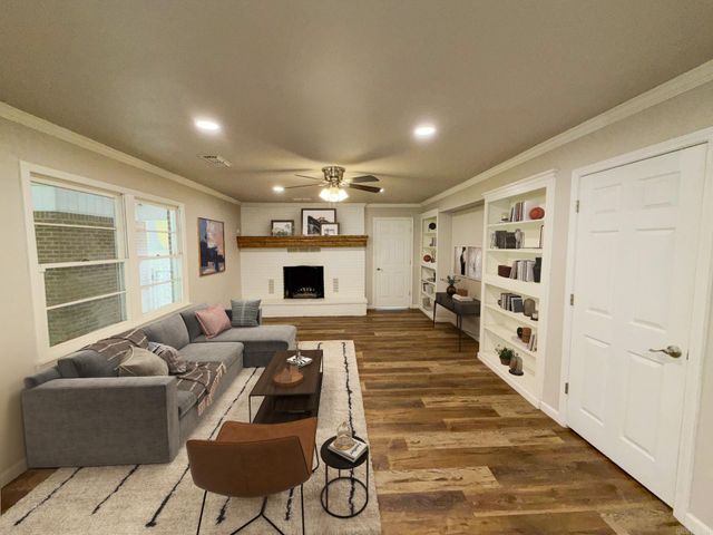 1220 Sunset Drive, Benton, AR 72015