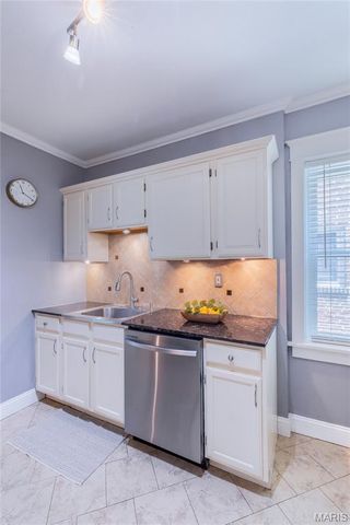 4963 Sutherland Avenue, St Louis, MO 63109