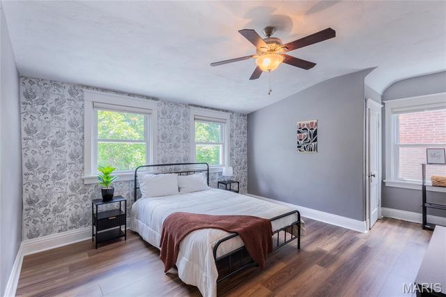 4963 Sutherland Avenue, St Louis, MO 63109