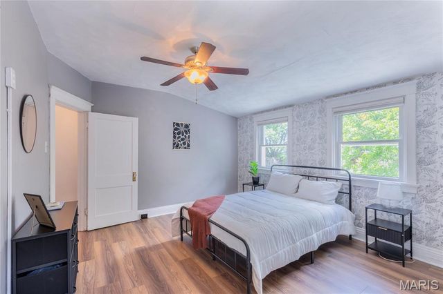 4963 Sutherland Avenue, St Louis, MO 63109