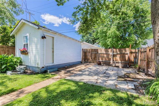 4963 Sutherland Avenue, St Louis, MO 63109