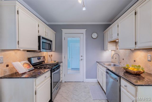 4963 Sutherland Avenue, St Louis, MO 63109