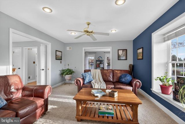 35 OLD POST LN, Lititz, PA 17543