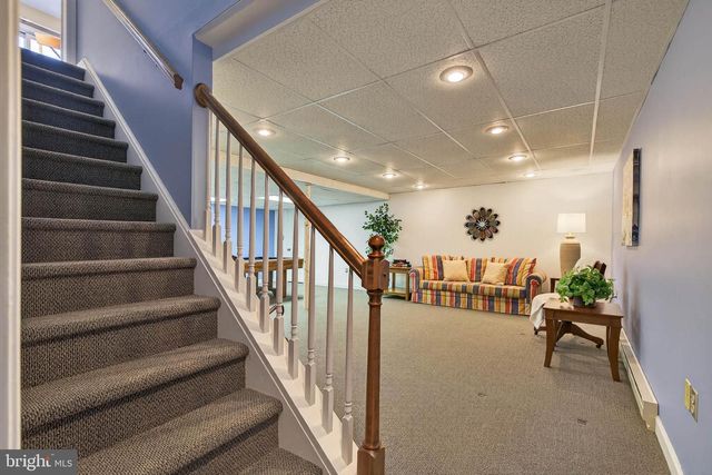 35 OLD POST LN, Lititz, PA 17543