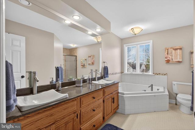 35 OLD POST LN, Lititz, PA 17543