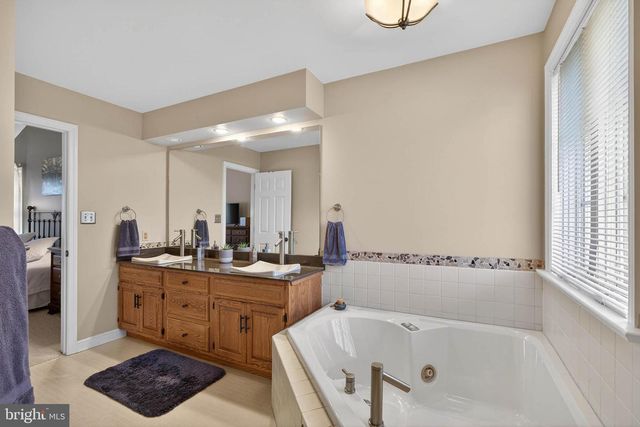 35 OLD POST LN, Lititz, PA 17543