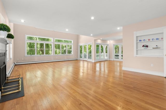 174 Willow Rd, Nahant, MA 01908