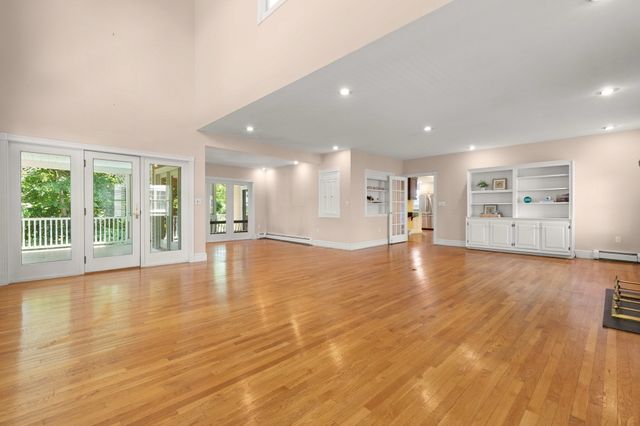 174 Willow Rd, Nahant, MA 01908