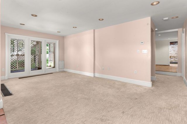 174 Willow Rd, Nahant, MA 01908
