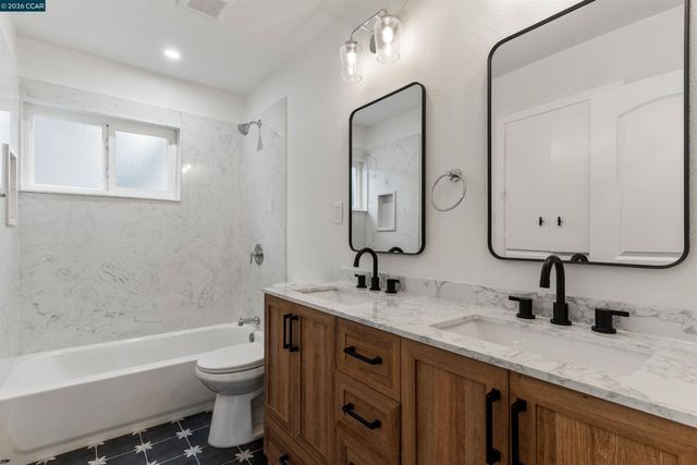 954 Carpino Ave, Pittsburg, CA 94565