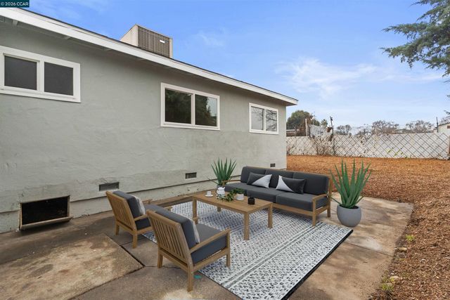 954 Carpino Ave, Pittsburg, CA 94565