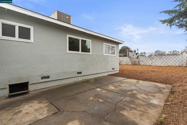 954 Carpino Ave, Pittsburg, CA 94565