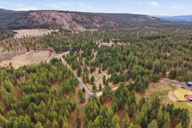 65xx Whispering Pines Way, Nine Mile Falls, WA 99026