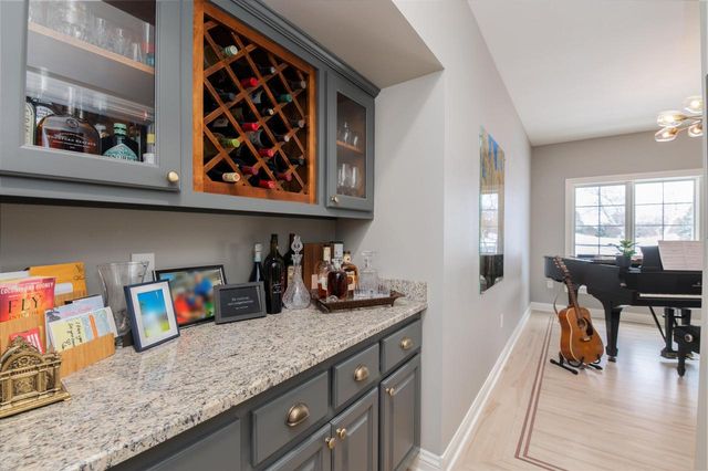 W283N6297 Hibritten WAY, Hartland, WI 53029