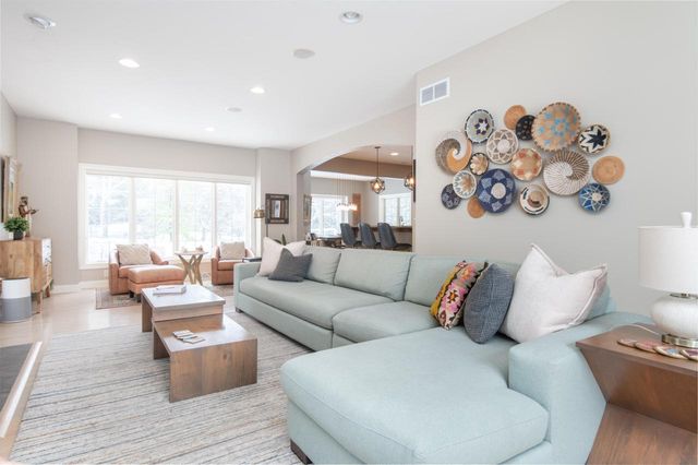 W283N6297 Hibritten WAY, Hartland, WI 53029