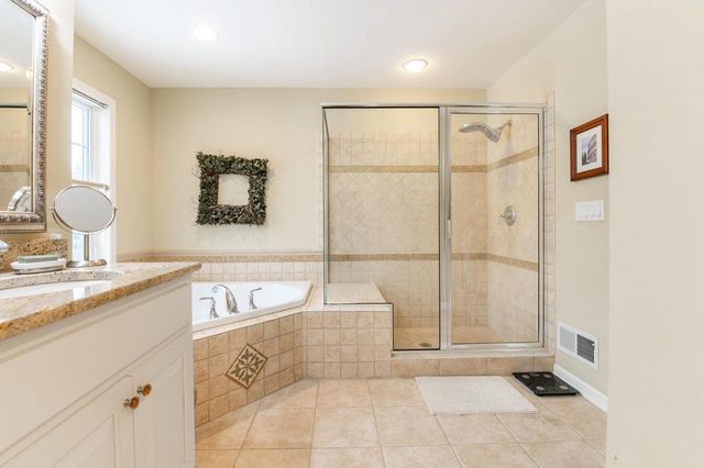 W283N6297 Hibritten WAY, Hartland, WI 53029