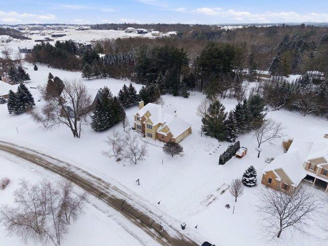 W283N6297 Hibritten WAY, Hartland, WI 53029