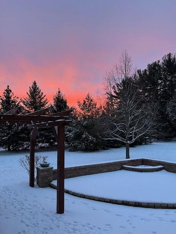 W283N6297 Hibritten WAY, Hartland, WI 53029