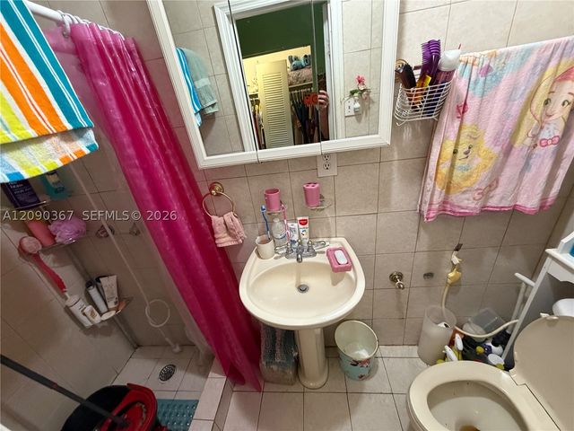 3205 W 14th Ave, Hialeah, FL 33012