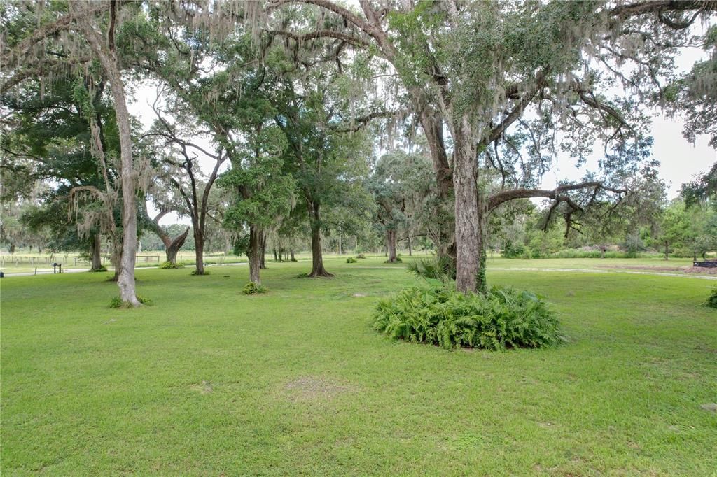Image 6 of property listing at 2740 SATURN ROAD, Brooksville, FL 34604