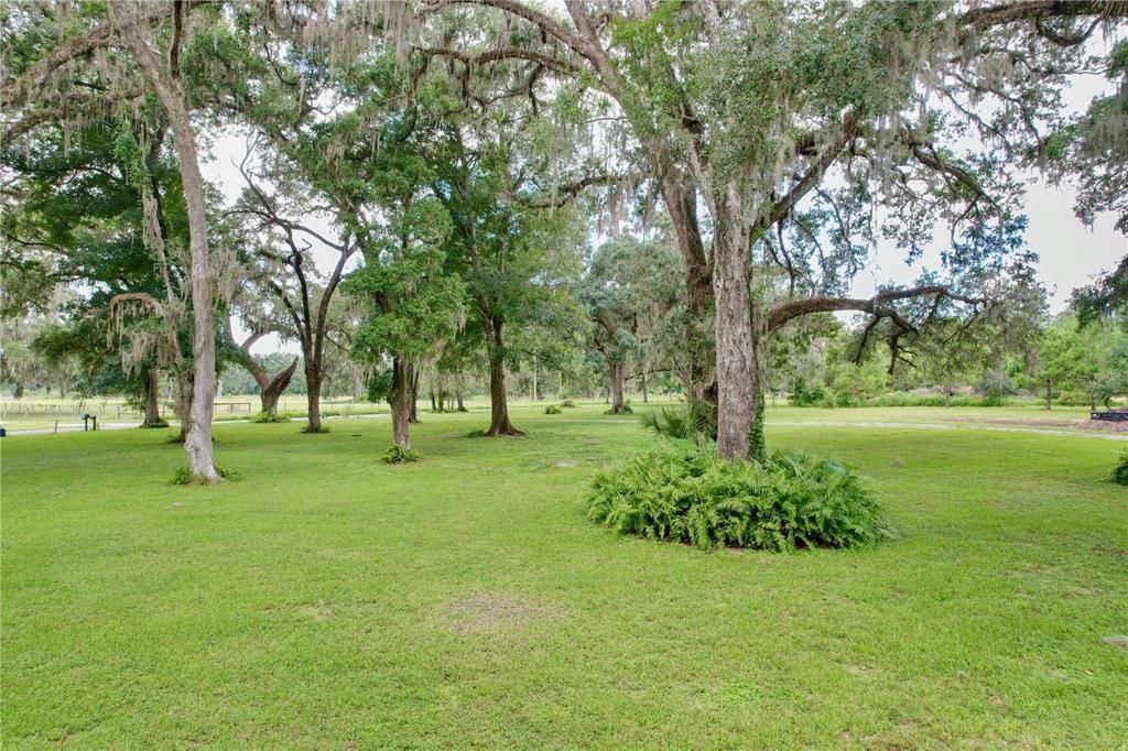 Image 9 of property listing at 2740 SATURN ROAD, Brooksville, FL 34604