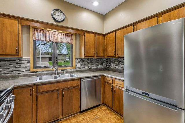 20914 Jacquard Avenue, Lakeville, MN 55044