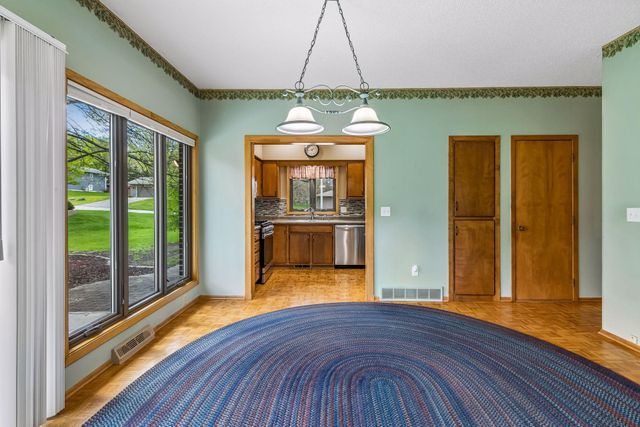 20914 Jacquard Avenue, Lakeville, MN 55044