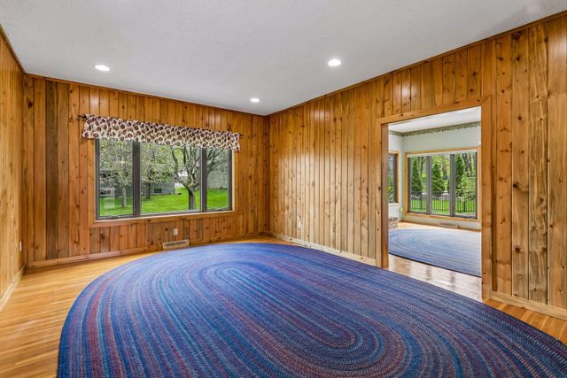 20914 Jacquard Avenue, Lakeville, MN 55044