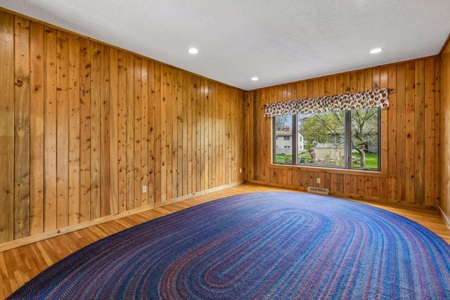 20914 Jacquard Avenue, Lakeville, MN 55044