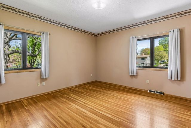 20914 Jacquard Avenue, Lakeville, MN 55044