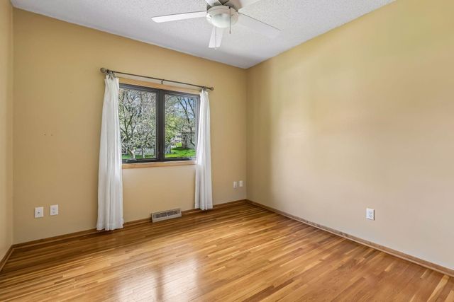 20914 Jacquard Avenue, Lakeville, MN 55044
