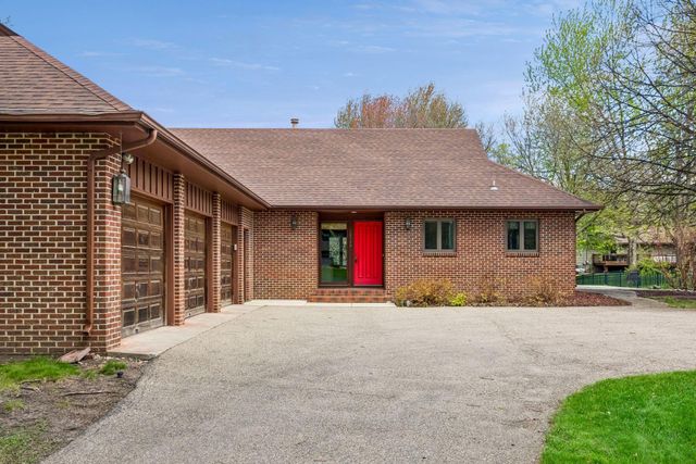 20914 Jacquard Avenue, Lakeville, MN 55044