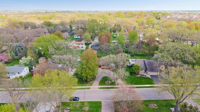20914 Jacquard Avenue, Lakeville, MN 55044