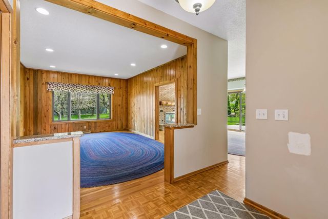 20914 Jacquard Avenue, Lakeville, MN 55044