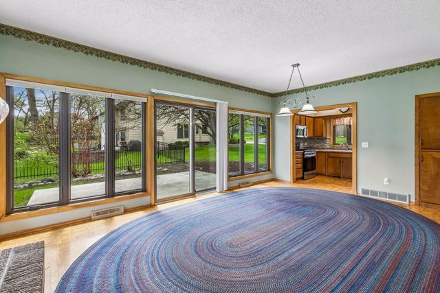 20914 Jacquard Avenue, Lakeville, MN 55044